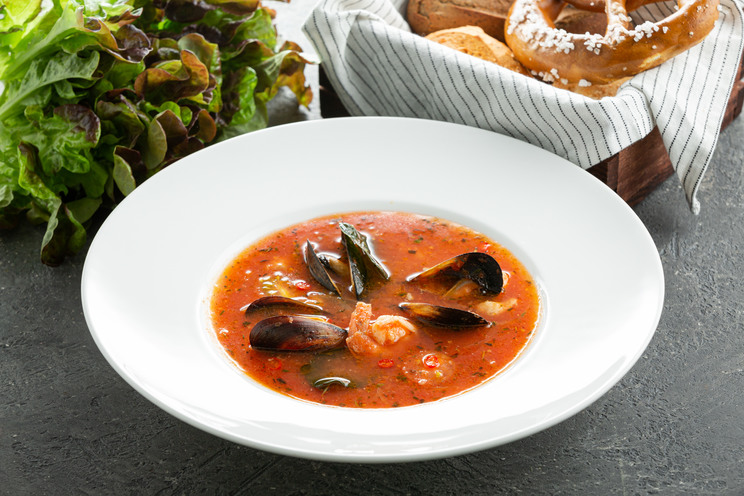 Томатный суп с морепродуктами (470 руб.)  из ресторана Jager Meet to Eat